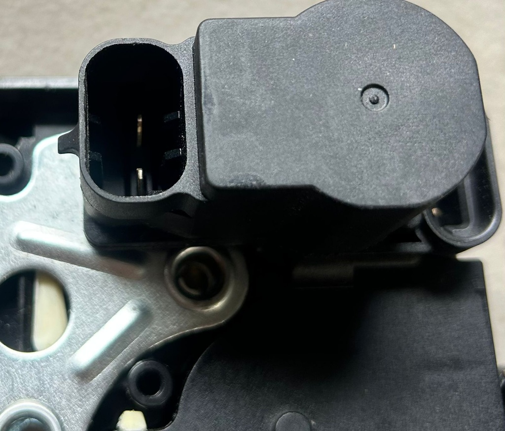 Actuador de cerradura antirrobo delantero izquierdo para Chevrolet Avalanche 2004 al 2006 / Silverado 2002 al 2006 / Suburban 2004 al 2006 / Tahoe 2004 al 2006