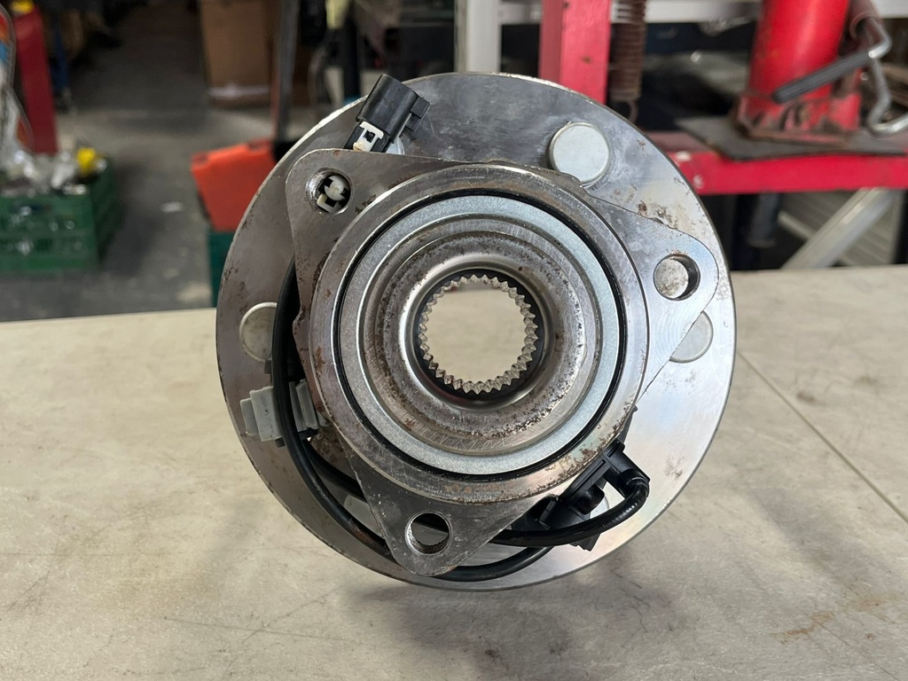 Bocina Delantera Chevrolet Silverado 1500 2014-2018 / Tahoe 2015-2018 / Suburban 2014-2019 / GMC Sierra 1500 2014-2018 / Yukon 2015-2019.