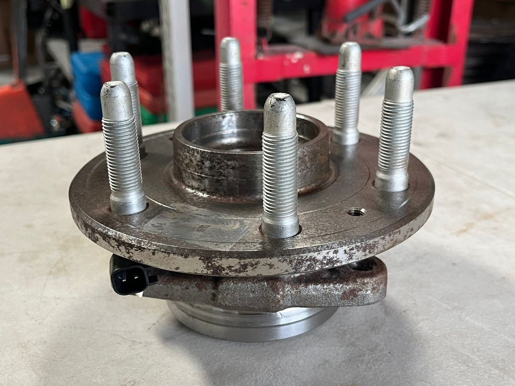 Bocina Delantera Chevrolet Silverado 1500 2014-2018 / Tahoe 2015-2018 / Suburban 2014-2019 / GMC Sierra 1500 2014-2018 / Yukon 2015-2019.