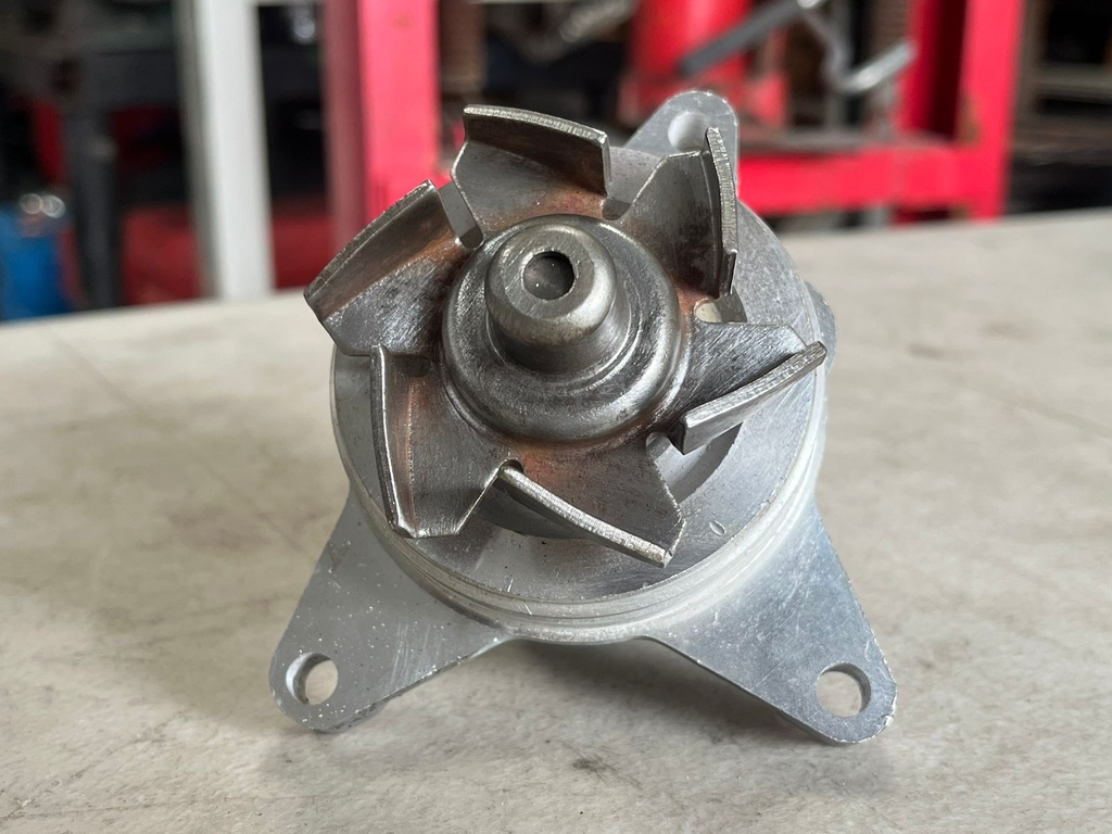 Bomba de Agua Ford EcoSport 2.0L 2001-2020 / Escape 2.0L 2.5L 2001-2020 / Mazda 3 / 5 / 6 2.0L / 2.3L / 2.5L 2007-2017.