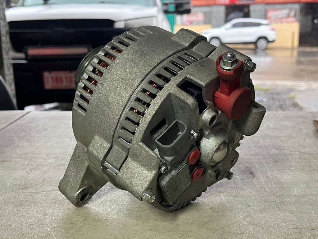 Alternador de 130AMP Ford 5.4L V8 F250 1997-2008 / F350 1999-2008 / Excursion 2000-2005 / E150 / E250 / E350 2003-2004.