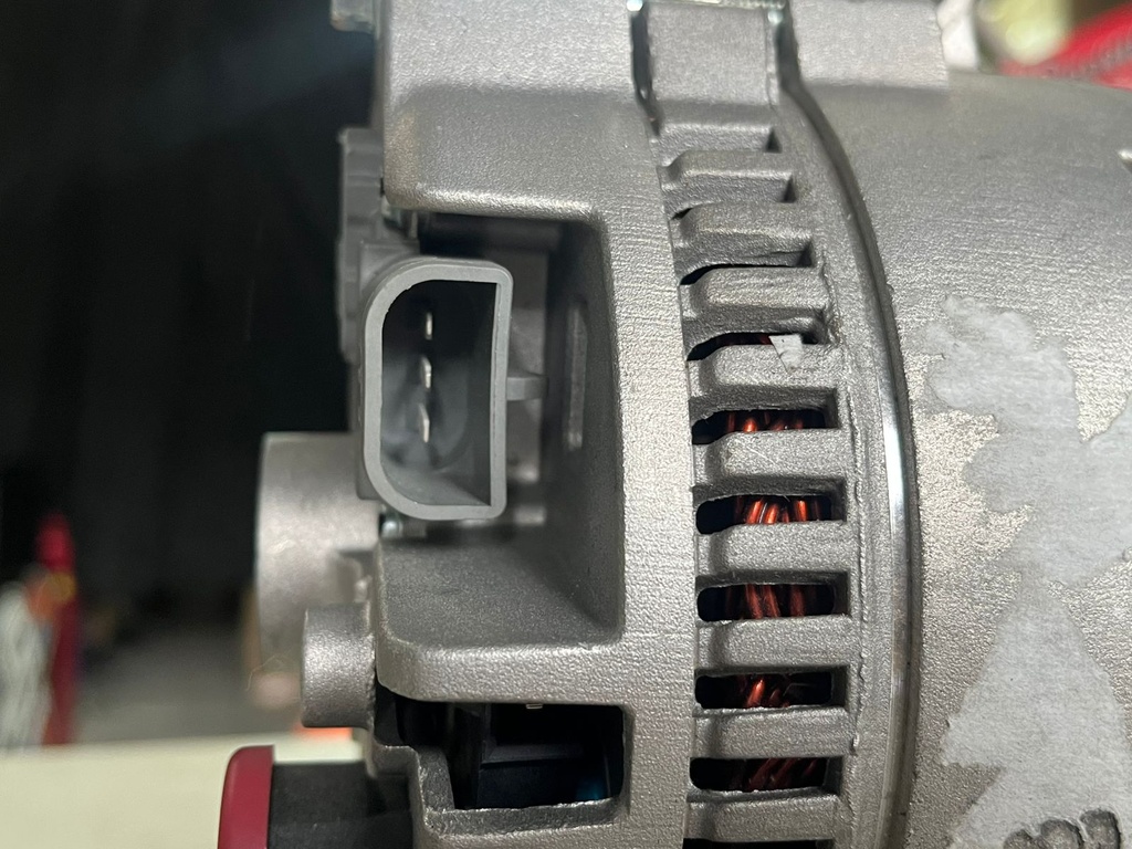 Alternador de 130APM Ford 7.3L DIESEL F250 / F350 1992-1997 / E250 1993-2003 / E350 1992-2003 / E450 1999-2003.