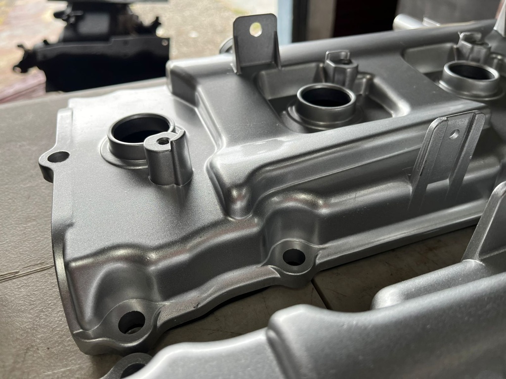 Tapas de Valvulas Nissan V8 5.6L Armada 2005-2015 / Pathfinder 2008-2012 / Titan 2004-2015 NV2500 / NV3500 2012-2017.