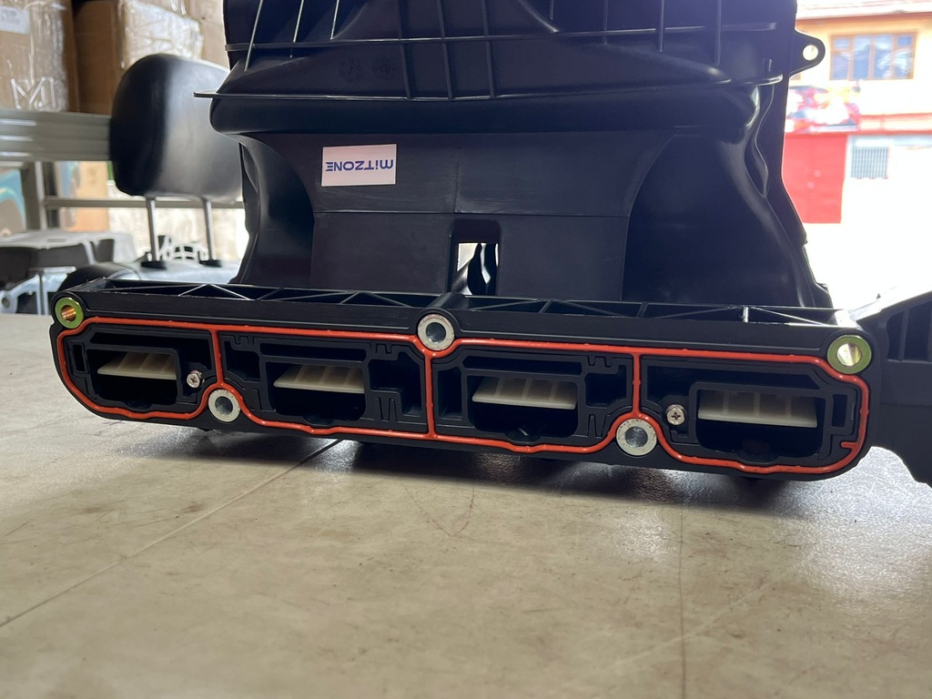 Colector de admisión 1.8L / 2.0L / 2.4L Compass 2007-2017 / Patriot 2007-2017.