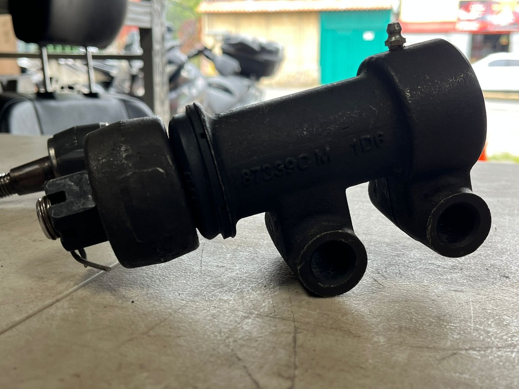 Brazo Tensor de Dirección Chevrolet Silverado 2500HD / 3500HD 2011-2019 / GMC Sierra 2500HD / 3500HD 2011-2019.