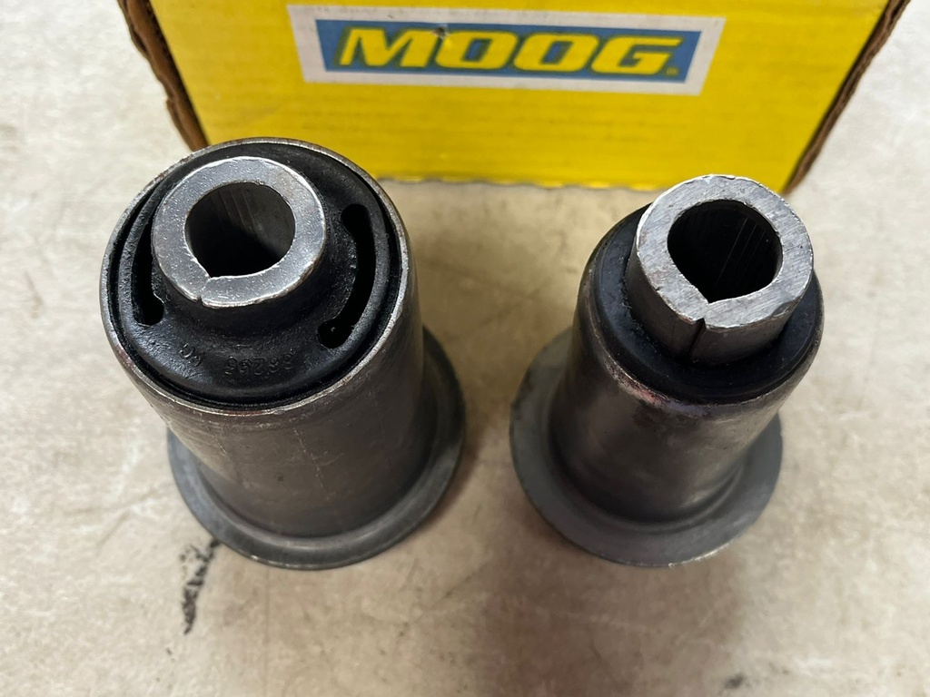 Bushing de Tijereta Inferior Dodge Ram 1500 2WD 2002-2005 / Ram 2500 2WD / RAM 3500 2WD 2003-2005.