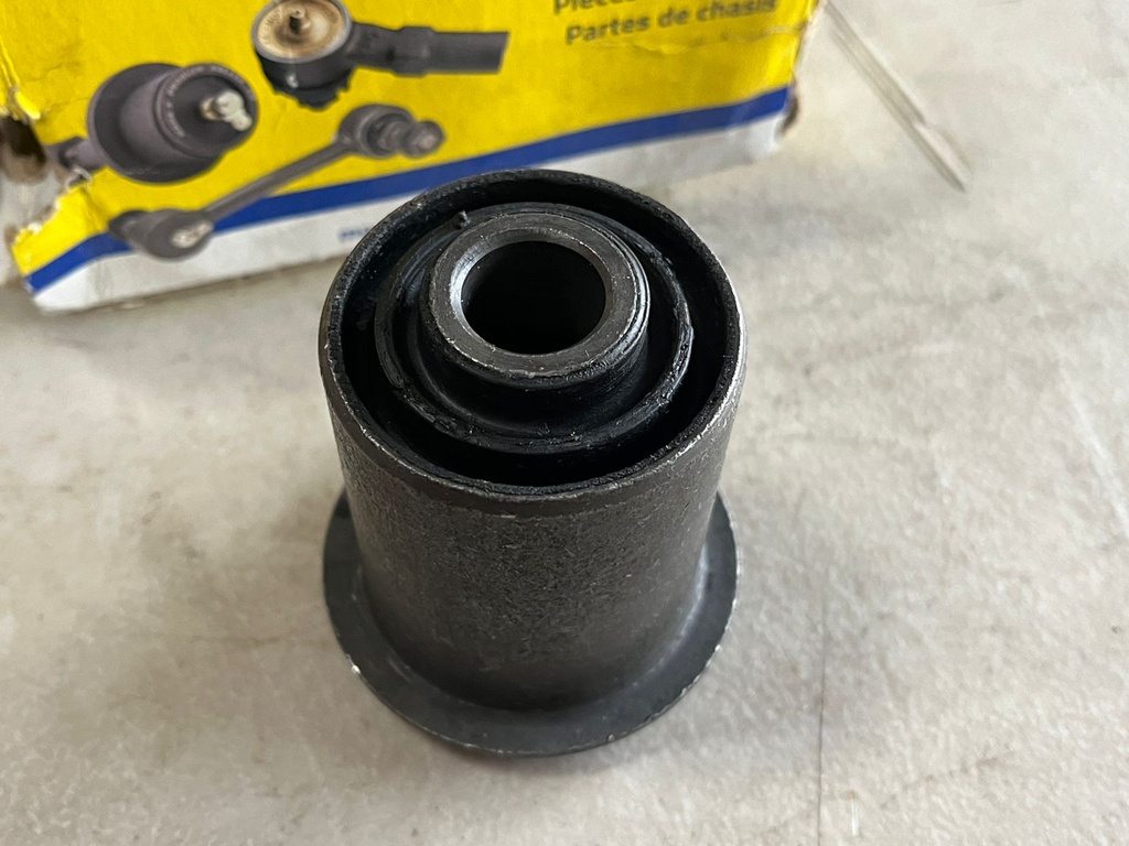 Bushing inferior delantero Dodge Ram 1500 4X4 2009-2014 / Ram 1500 4X2 2014