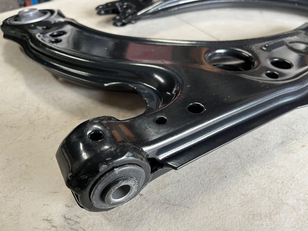 Tijeretas Delanteras Volkswagen Jetta 2001-2004 / Golf 2003-2004 / Type-1 2001-2010.