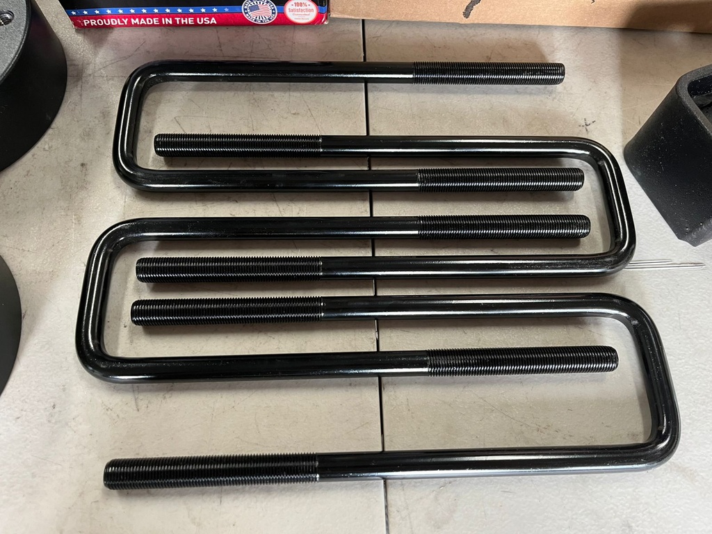 Kit de Levante Chevrolet Silverado 2007-2014 / GMC Sierra 2007-2014. (Delantero: 3" / Trasero: 2")