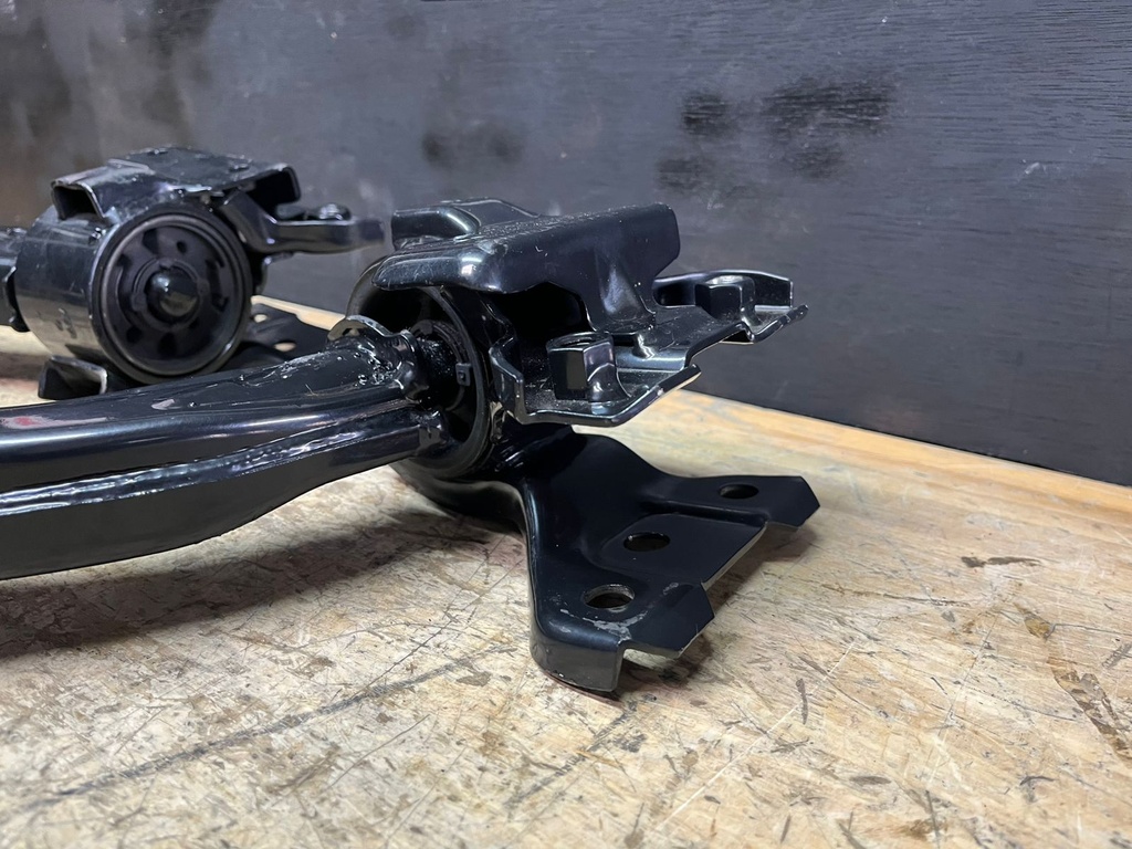 Tijeretas Delanteras Inferiores para Honda CRV 2007-2011.