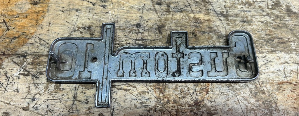 Emblema de Chevrolet Custum 10 1973 a 1976 ( imagen ilustrativa) (usado )
