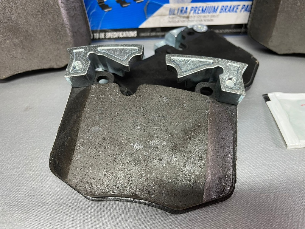 Pastillas Delanteras Cerámicas BMW X5 2019-2020 / 530e xDrive 2018-2019 / 530e 2018-2019.