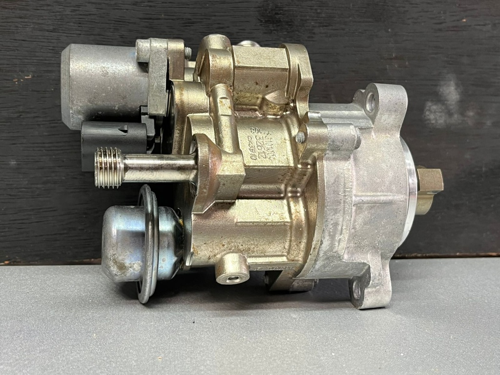 Bomba de Combustible de alta presión BMW 335i 2012-2015 / 135i 2008-2011 / 535i 2008-2012 / X6 2008-2012.