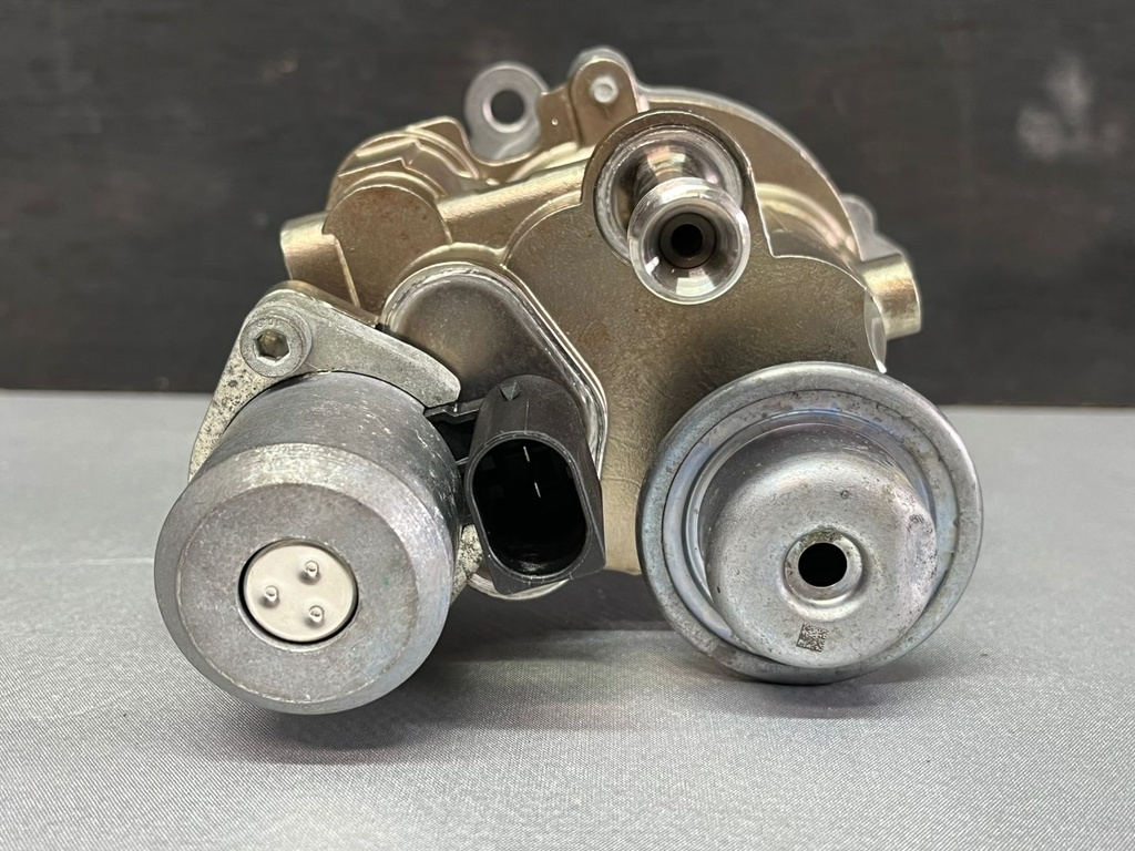 Bomba de Combustible de alta presión BMW 335i 2012-2015 / 135i 2008-2011 / 535i 2008-2012 / X6 2008-2012.