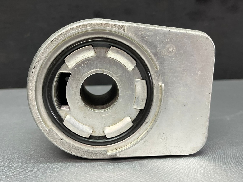 Enfriador de Aceite Ford 5.4L / 6.2L F250 / F350 2007-2018 / F450 / F550 6.8L 2007-2018.