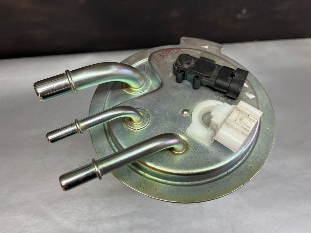 Bomba de combustible para Chevrolet Avalanche 5.3L V8 6.0L V8 2004-2007 / Suburban 5.3L / 6.0L 2004-2007 / GMC Yukon 5.3L / 6.0L 2004-2007.