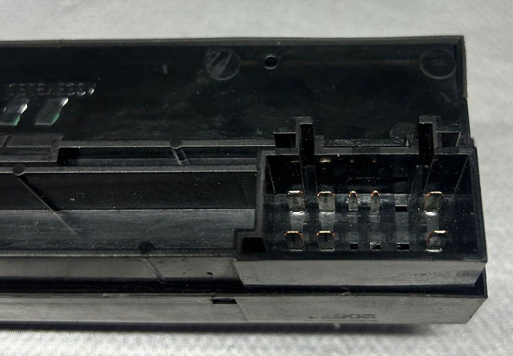 Botonera principal para Chevrolet / GMC / Silverado / Tahoe / Avalanche / Suburban 2000 al 2002 / Sierra 1999 al 2002 (usado)