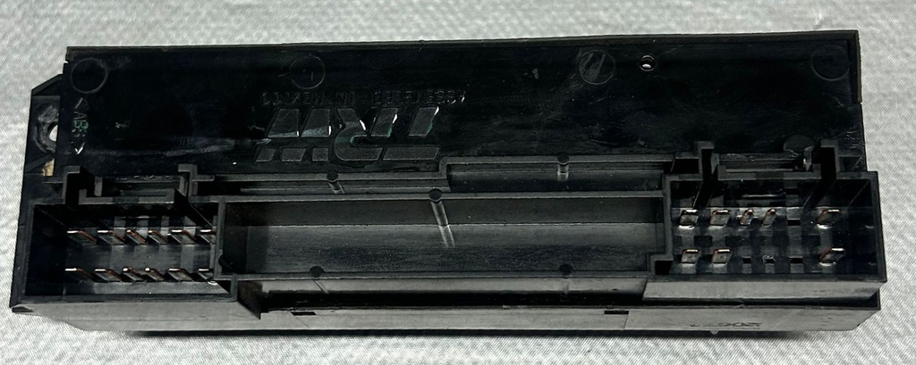 Botonera principal para Chevrolet / GMC / Silverado / Tahoe / Avalanche / Suburban 2000 al 2002 / Sierra 1999 al 2002 (usado)