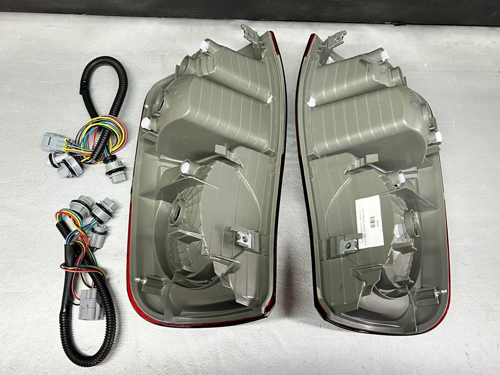 Luces traseras para Toyota Tundra 2004-2006.