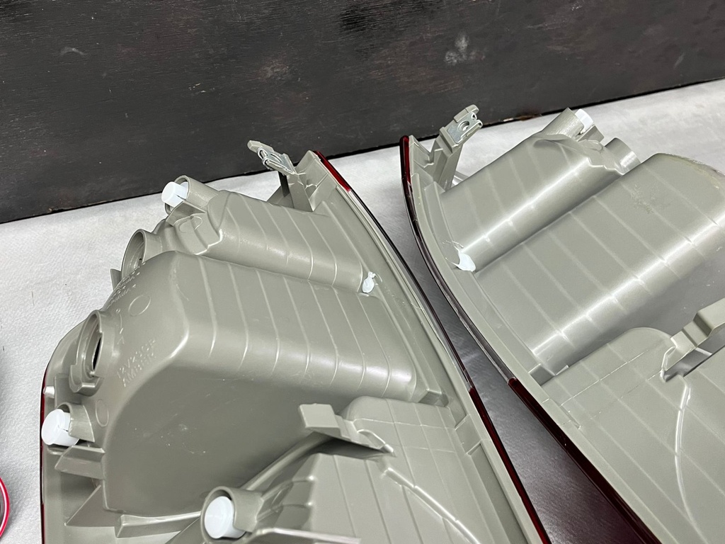 Luces traseras para Toyota Tundra 2004-2006.