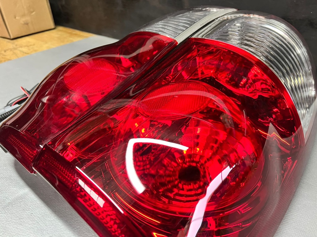 Luces traseras para Toyota Tundra 2004-2006.