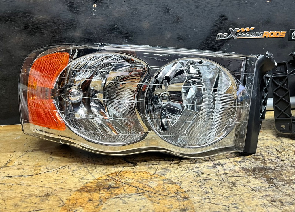 Luces Delanteras Cromadas Dodge Ram 1500 2002-2005 Dodge Ram 2500 / 3500 2003-2005