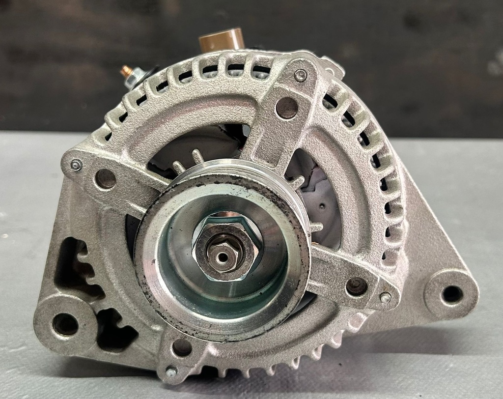 Alternador para Toyota 3.0L / 3.3L/ Camry 2004 al 2006 / Highlander 2004 al 2007 / Solara 2004 al 2008 / Lexus ES330 2004 al 2006 / RX330 2004 al 2006