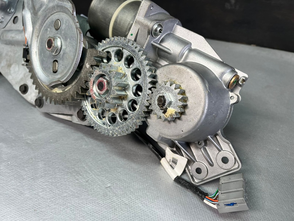 Actuador electrico de Compuerta para Chevrolet Tahoe / Suburban 2007-2009 / GMC Yukon 2007-2009 / Cadillac Escalade 2007-2009.