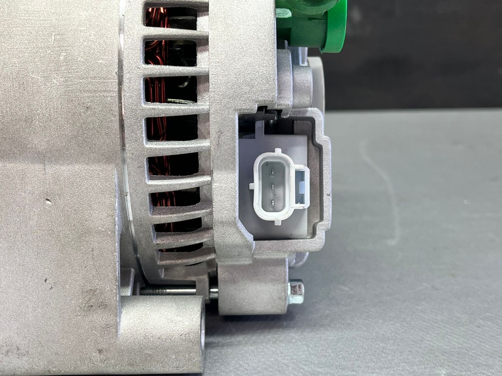 Alternador de 110AMP para Ford Taurus 3.0L V6 OHV 2002-2006 / Mercury Sable 3.0L V6 OHV 2002-2005.