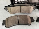 Pastillas Traseras de fibra carbón / cerámica CHevrolet Silverado 1500 1999-2006 / Tahoe 2000-2002 / Astro 2003-2005 / GMC Sierra 1500 1999-2006 / Yukon 2000-2002.