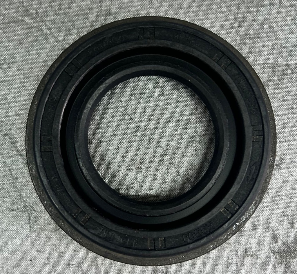 Retenedor izquierdo de transmisión automática 6F15