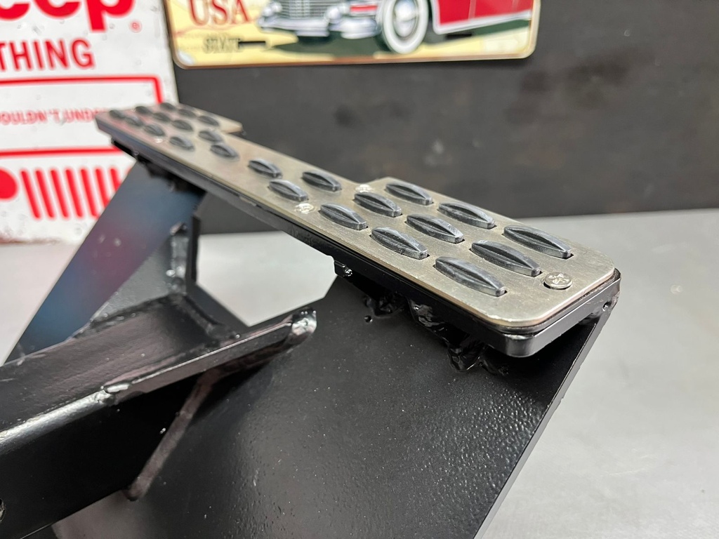 Escalón Universal para pegaderos con enganche de 2 pulgadas.