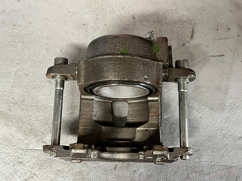Caliper Delantero Izquierdo Chevrolet S10 Pickup / S10 Blazer 1983-1997 / Blazer 1995-1997 / GMC S15 Jimmy 1983-1991 / Sonoma 1991-1997.