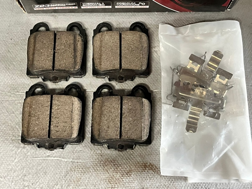Pastillas Traseras Fibra Carbón / Cerámica Lexus IS300 2001-2005 / GS400 1998-2000 / GS300 1998-2005 / GS430 2001-2005 / SC430 2002-2010.