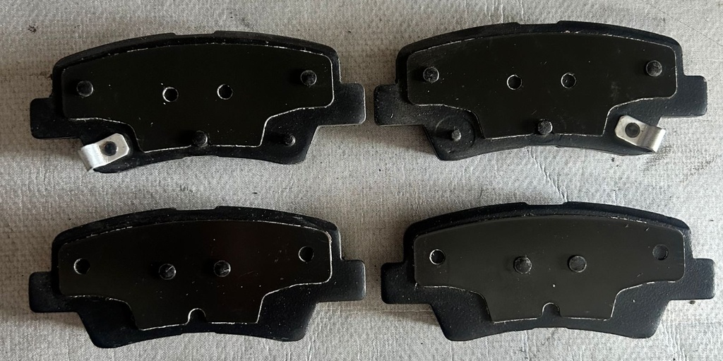 Pastillas traseras cerámicas para Hyundai Accent 2012 al 2022 / Elantra 2010 al 2020 / Sonata 2016 al 2019 / Kia Optima 2013 al 2019 / Soul 2010 al 2025