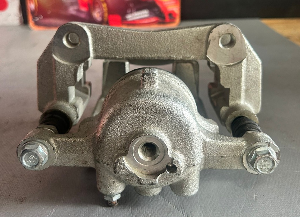 Caliper delantero derecho para Ford Fiesta 2011 al 2019
