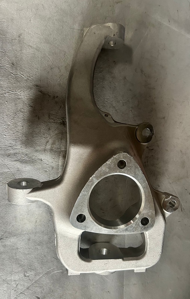 Nabo delantero izquierdo para Ram 1500 2003 al 2018 / 1500 Classic 2019 al 2024