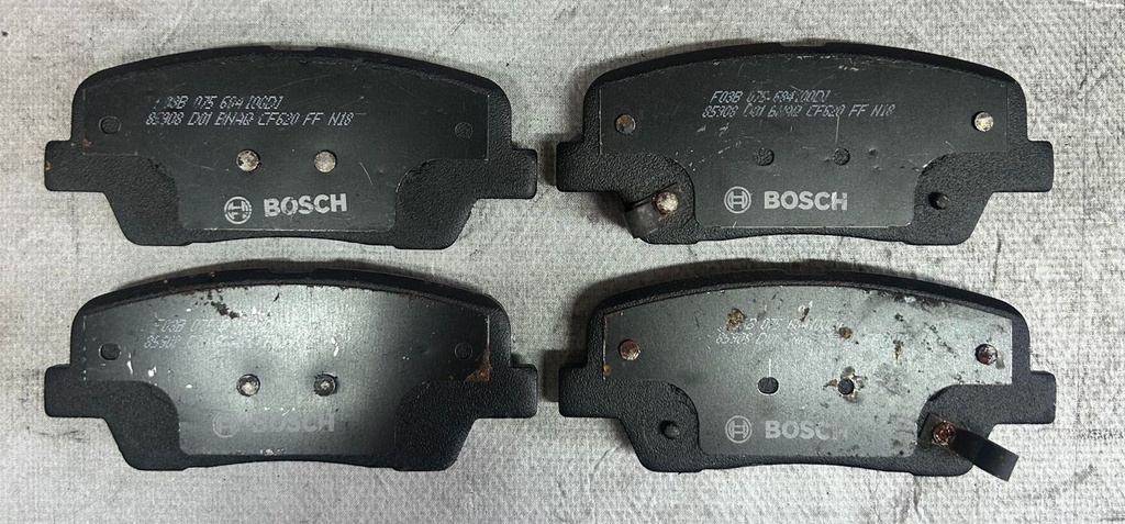 Pastillas traseras cerámicas para Hyundai Santa Fe 2010 al 2016 / Genesis 2009 al 2010 / Kia Sorento 2011 al 2015