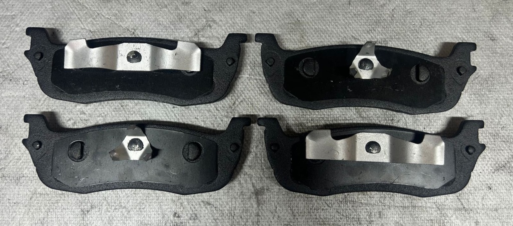 Pastillas de freno traseras ceramicas para Ford F150 1996 al 2003 / F250 1997 a 1999 / F250 Super Duty 2001 / Expedition 1997 al 2002