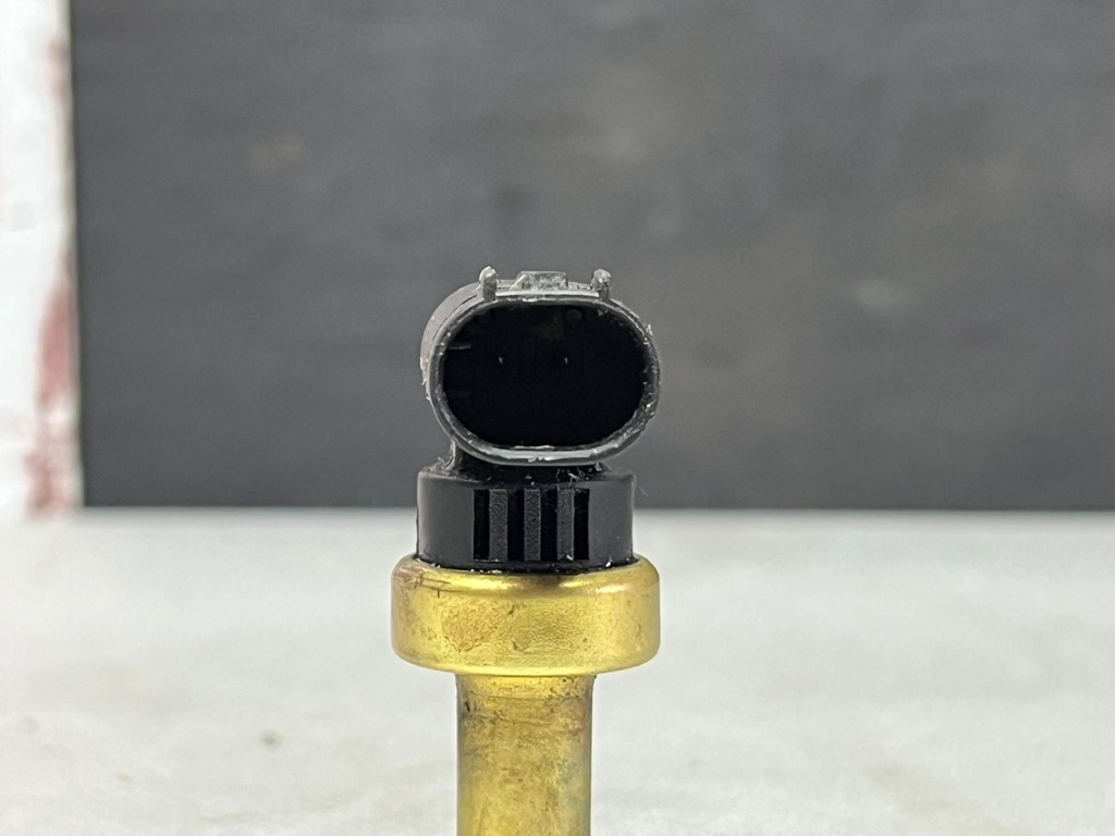 Sensor de Temperatura de Coolant para motores GM 1.8L 7 4.8L / 6.0L / 6.6L / 1.4L / 1.5L / 1.6L / 2.0L / 2.5L / 1.2L / 3.6L / 2.8L 2008-2023.