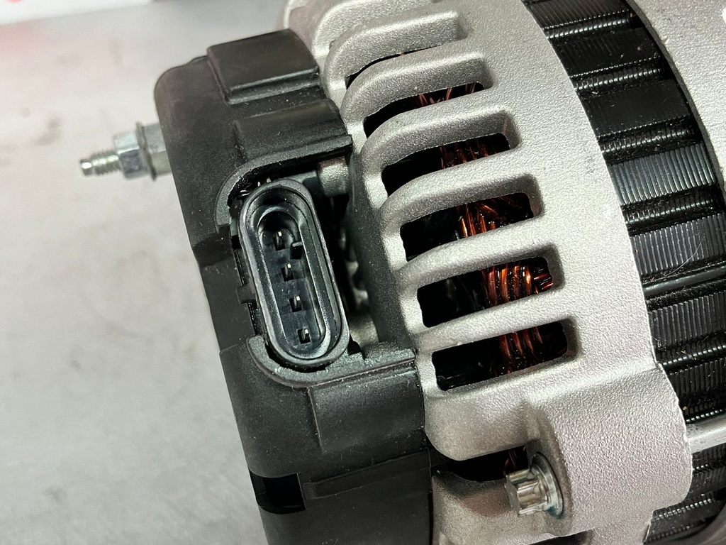 Alternador de 150AMP para Chevrolet Trailblazer 4.2L V6 2002-2005 / GMC Envoy 4.2L V6 2002-2005 / Oldsmobile Bravada 4.2L V6 2002-2004.