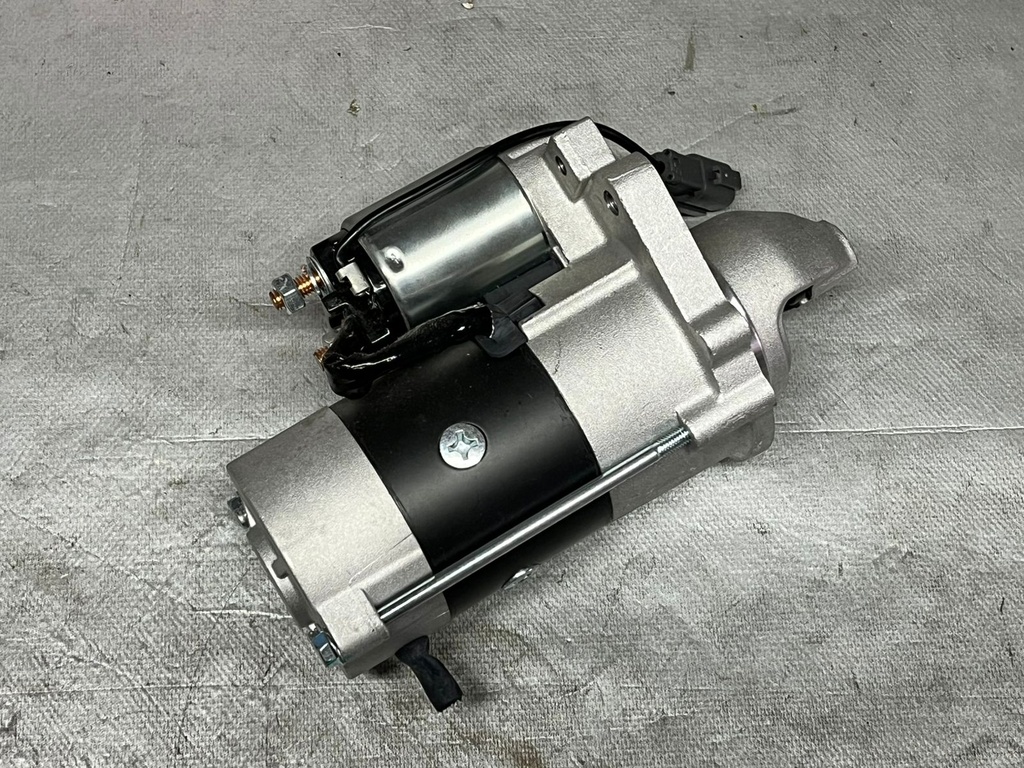 Arrancador de 10 dientes Nissan Armada 5.6L V8 2005-2009 / Pathfinder 5.6L V8 2004-2010 / Titan 5.6L V8 2004-2008 / Infiniti QX56 2004-2010 V8 5.6L.