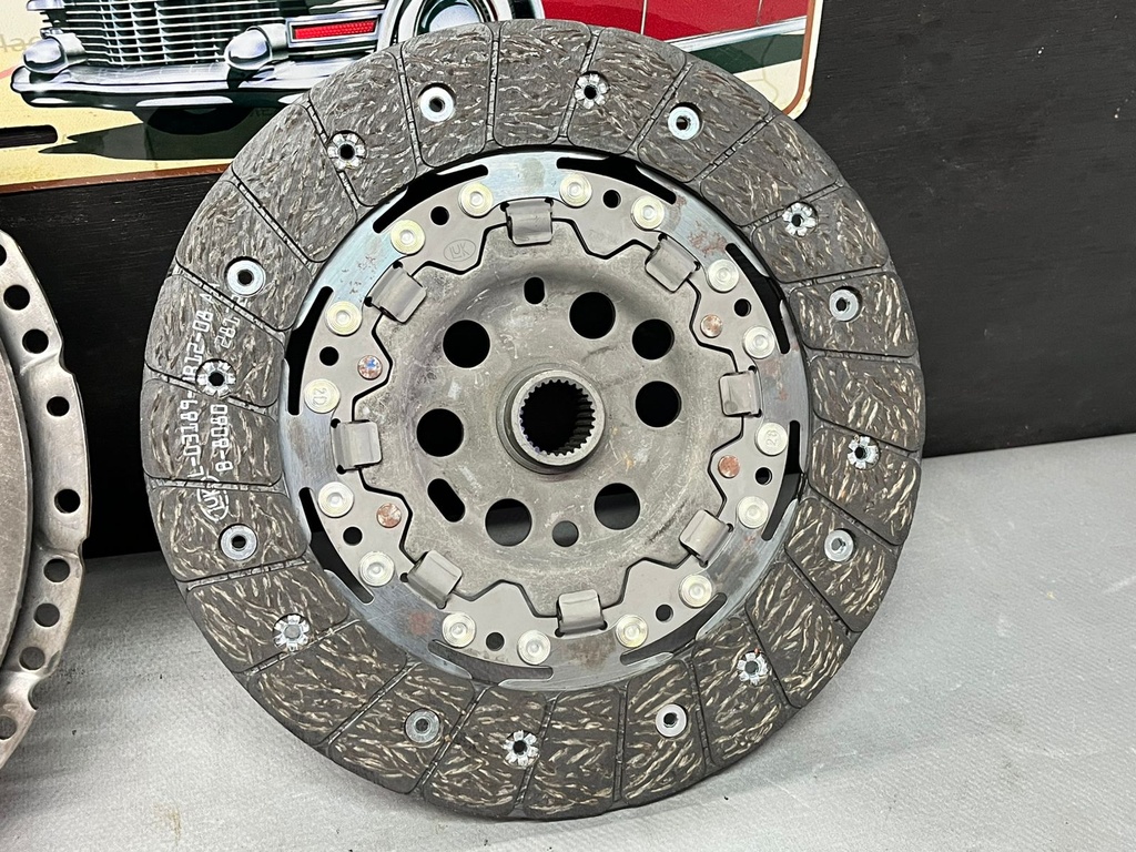 Kit de Clutch para Volkswagen 1.9L / 2.5L Jetta 2005-2010 / Golf 2.5L 2010-2011 / Rabbit 2.5L 2006-2009 / Beetle 2.5L 2006-2010.