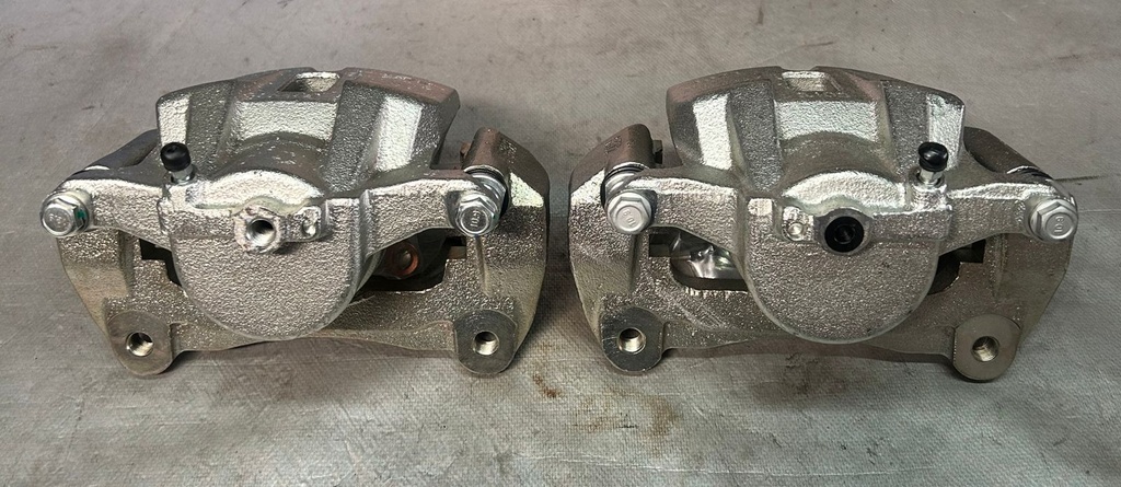 Calipers delanteros para Lexus RX330 2004 al 2006 / RX350 2007 al 2009 / RX400H 2006 al 2008 / Toyota Highlander 2006 al 2007