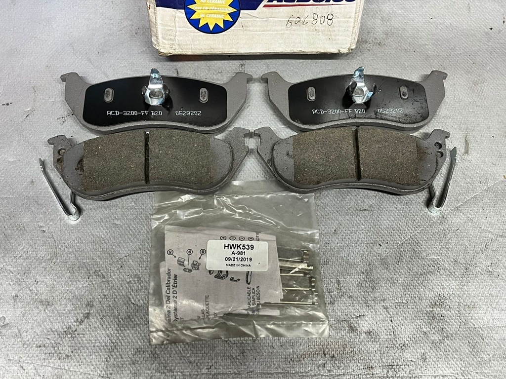 Pastillas Traseras Cerámicas Jeep Liberty 2003-2007 / Wrangler TJ 2004-2006 / Ford Explorer 2006-2010.