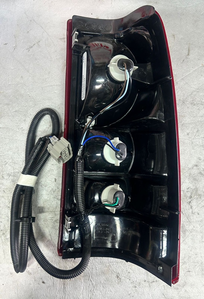 LUZ TRASERA IZQUIERDA CHEVY SILVERADO 99/02 GMC SIERRA 1500 99/02