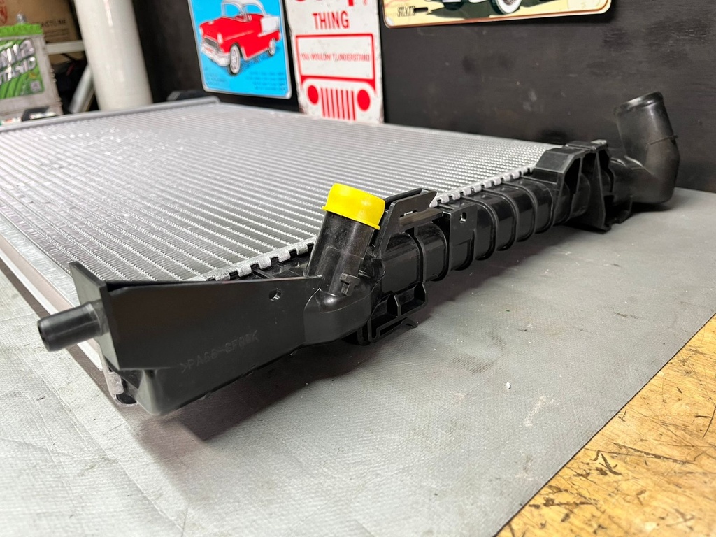 Radiador de 1 Fila para Ford Edge 3.5L / 3.7L V6 2007-2014.