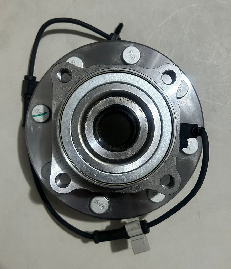 Bocina delanteras para Chevrolet / GMC Silverado 2500 1999 al 2006 / Avalanche 2002 al 2006 / Suburban 2500 2000 al 2006 / Sierra 2500 1999 al 2006 / Yukon 2500 2000 al 2006 / Hummer H2 2003 al 2007
