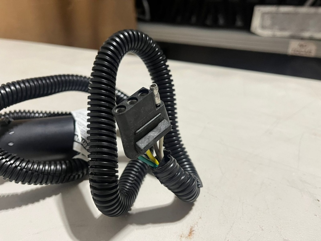 Arnés de cableado de remolque con salida de 4 pines Silverado 2000-2017 / F150 1997-2017 / F250 / F350 1999-2017 / Ram 2011-2017 / Tundra 2010-2017.
