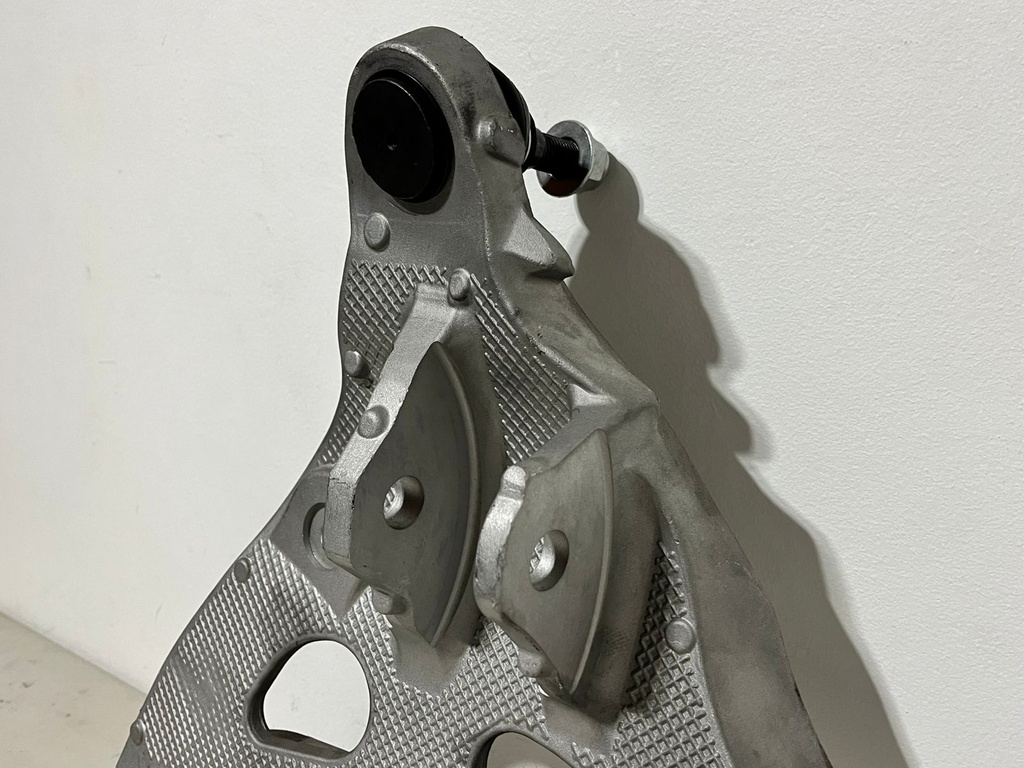 Tijereta Inferior Izquierda para Ford F150 2004-2008 / Lincoln Mark LT 2006-2008.